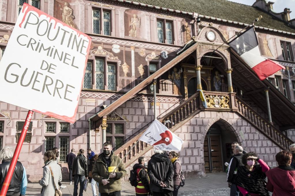 Quelques dizaines de personnes réunies à Mulhouse contre la guerre en Ukraine [Audio]